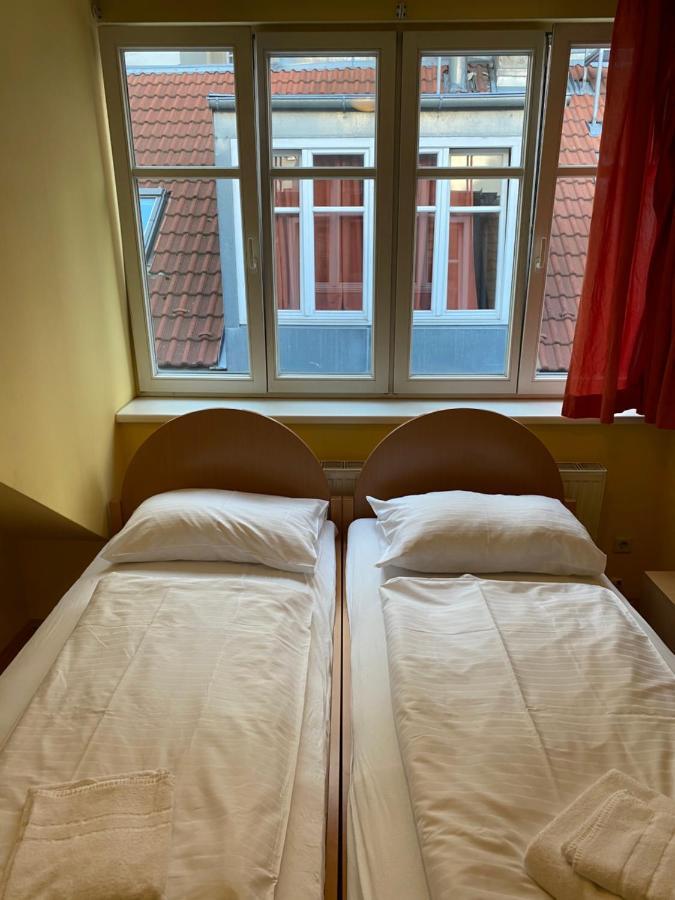Appartement Pension 700M Zum Ring Вена Экстерьер фото