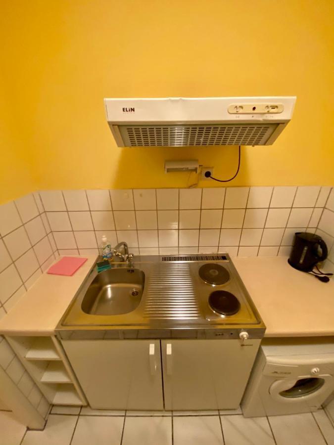 Appartement Pension 700M Zum Ring Вена Экстерьер фото